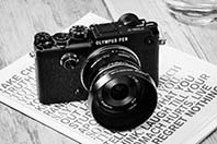 OM SYSTEM�� ���ο� PEN�� �����Ѵ�